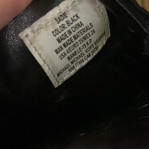 Michael Kors - Sadie Girls Leather Slip Ons - Black Size 4 (Can Fit Women’s 6) - Picture 10 of 11